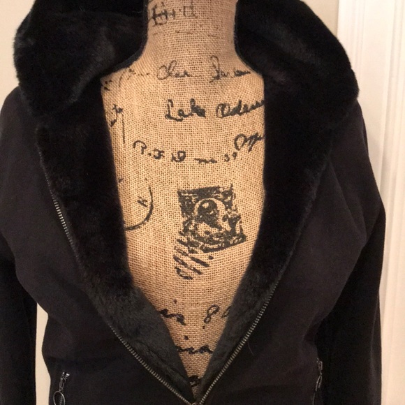 black jacket - Picture 7 of 8